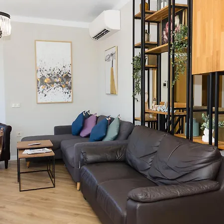 Apartment Warm&comfy 3bd In Center By Flat Mаnаger *