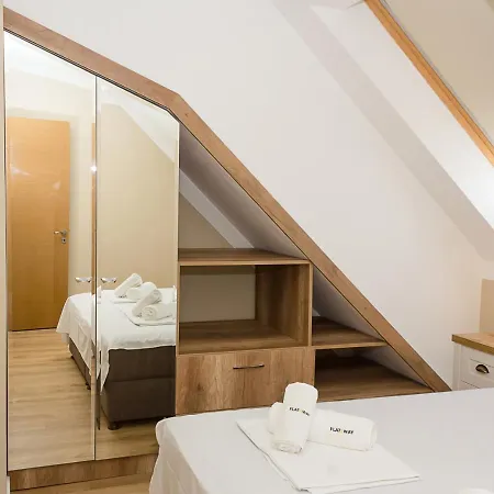 Apartment Warm&comfy 3bd In Center By Flat Mаnаger