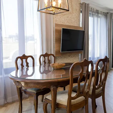 Warm&comfy 3bd In Center By Flat Mаnаger Warna